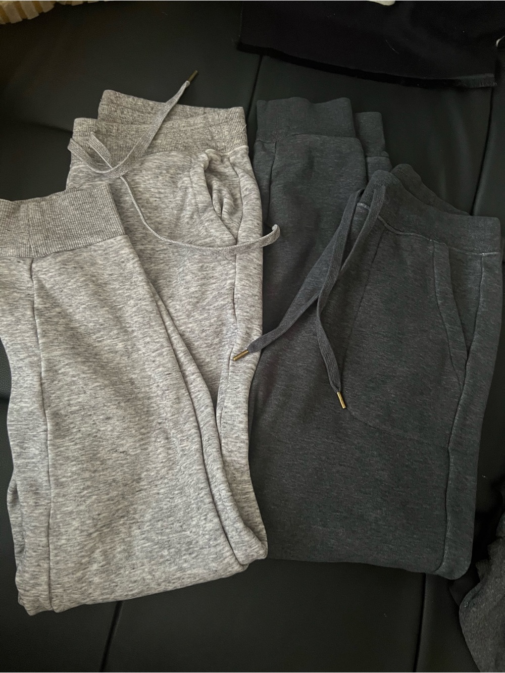 $10Gift💕2 UNIQLO Like New  condition joggers  Size XS